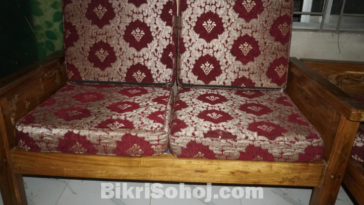 আকাশি কাঠের ২ সিটের ১টি সোফা (সোফার ফোম ও ফোম কাবার'সহ)